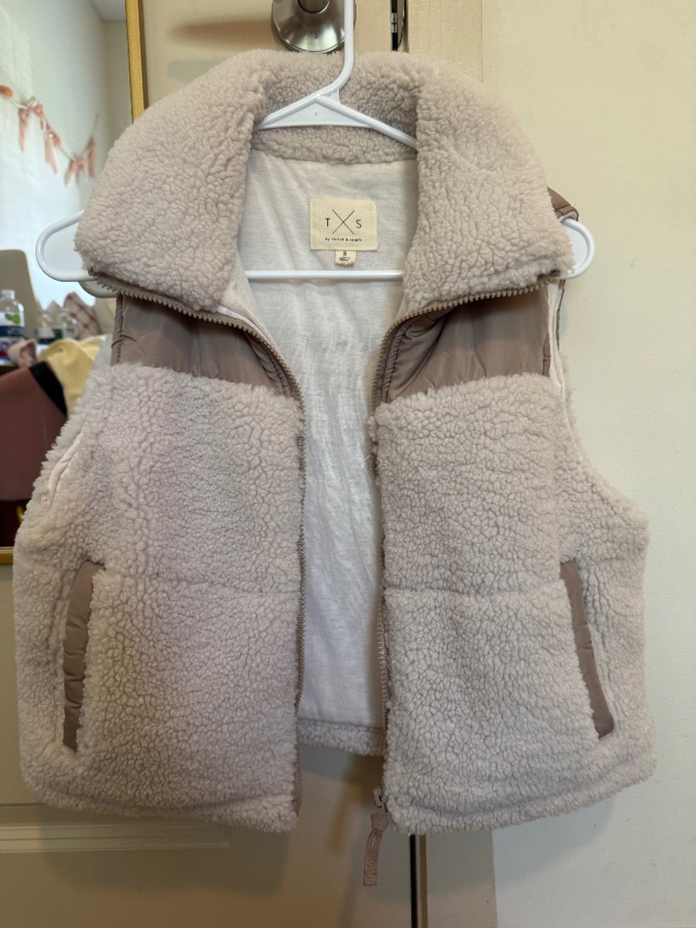 Dry goods vest